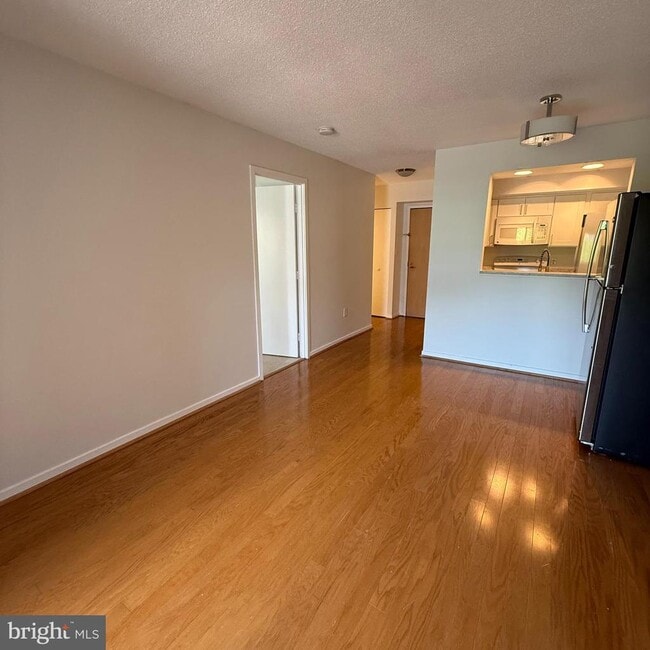 Foto del edificio - 2111 Wisconsin Ave NW