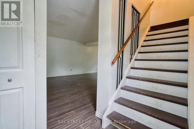 Building Photo - 1 Ranchwood Crescent