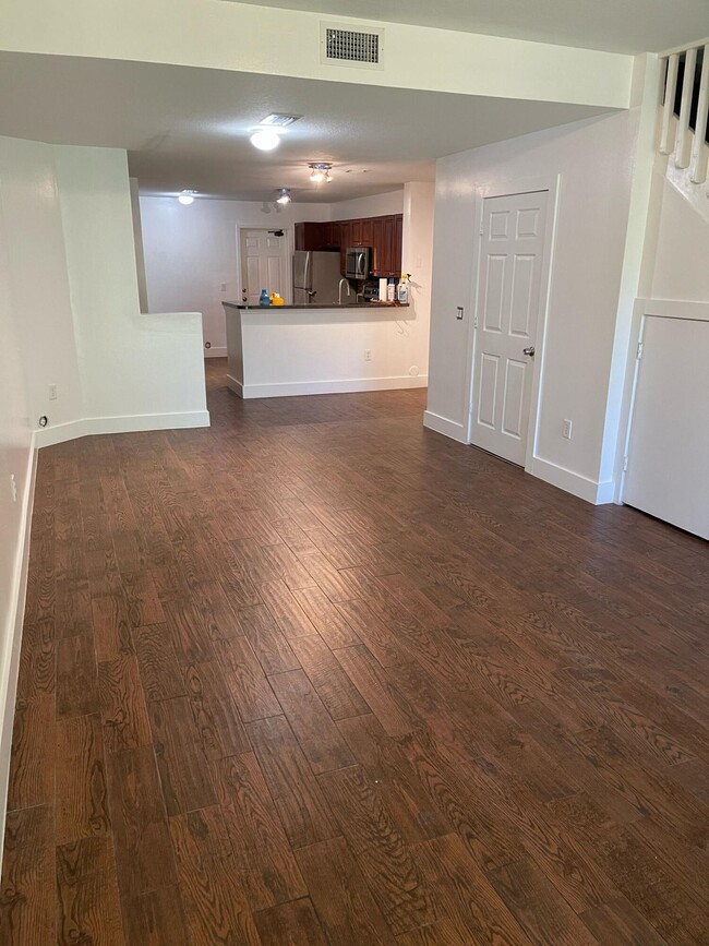 Building Photo - 4189 Crystal Lake Dr