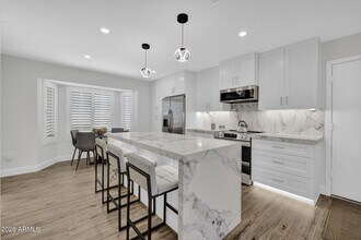 Building Photo - 4760 W Wahalla Ln