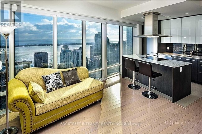 Photo du bâtiment - 8 The Esplanade