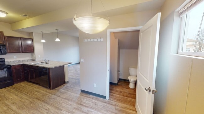 Foto del edificio - Ankeny 3 Bedroom Townhome Available April 15th, 2026