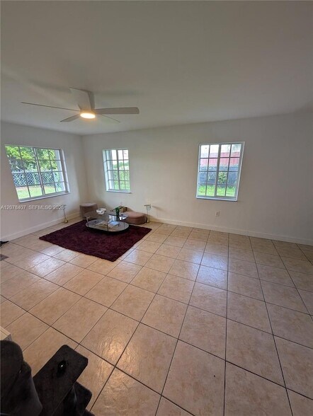 Foto del edificio - 225 NW 53rd St