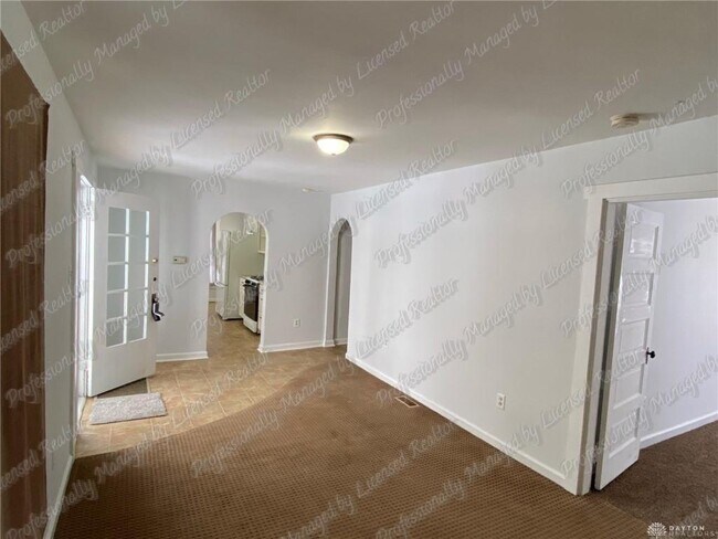 Foto del edificio - 811 Ashokan Rd