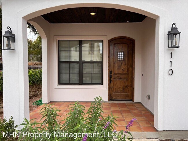 Building Photo - 4 br, 3.5 bath House - 110 Haywood Ave