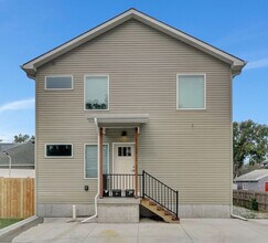 Building Photo - 1337 S 10th St
