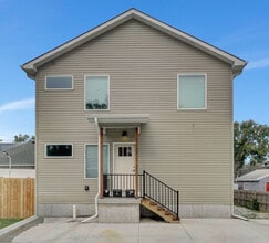 Building Photo - 1337 S 10th St