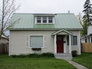 Building Photo - 326 Lupfer Ave