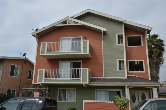 Foto del edificio - 1063 Stanley Ave
