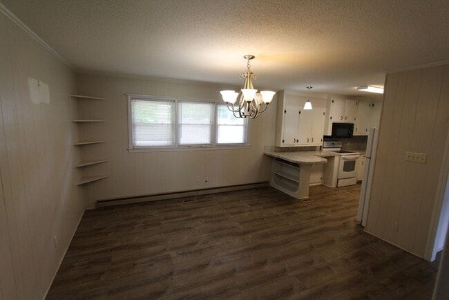 Building Photo - 641 Stamie Dr