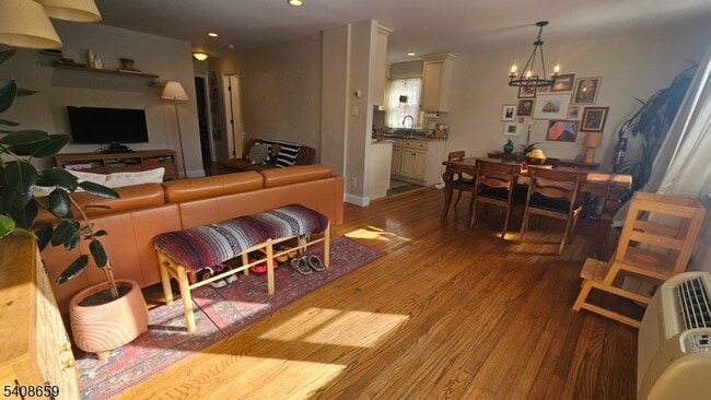 Building Photo - 201 Vail St