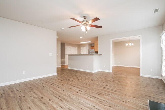 Building Photo - 1613 Brown Owl Dr