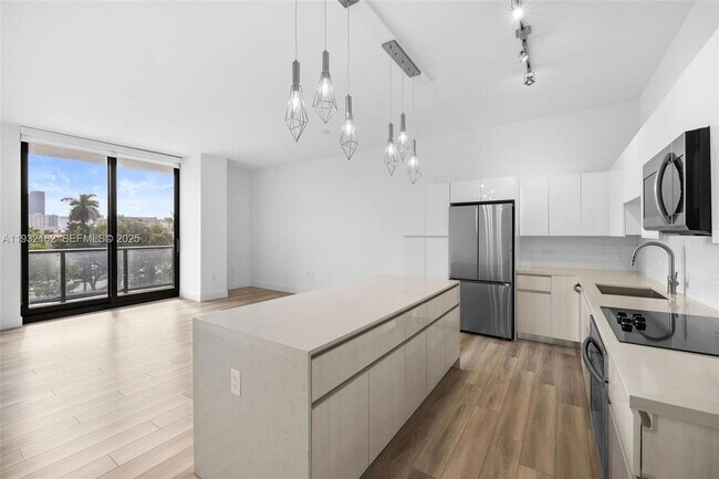 Foto del edificio - 101 Diplomat Pkwy