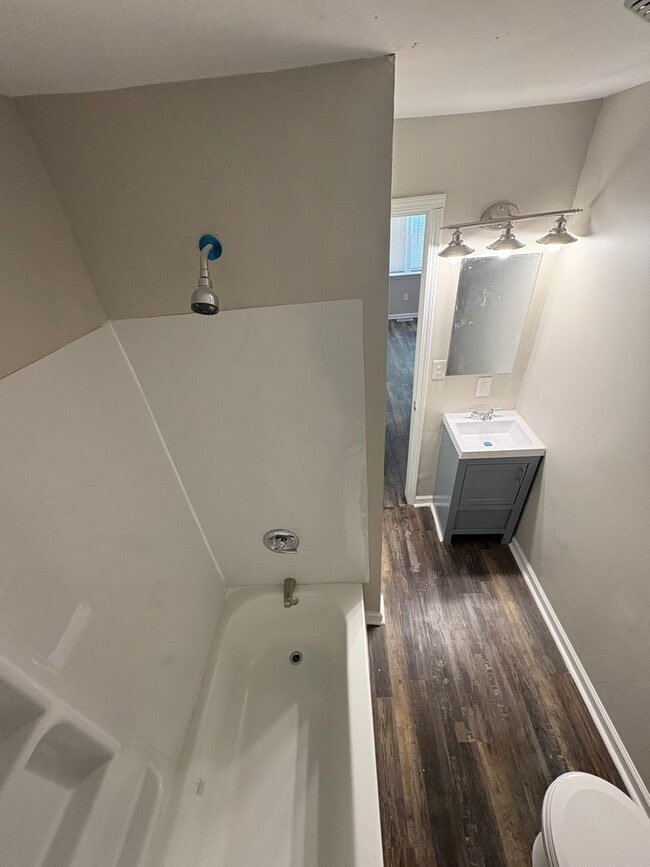 Building Photo - Newly Remodeled Westside 3 Bedroom Triplex  Near Lafayette Rd and Tibbs Avenue