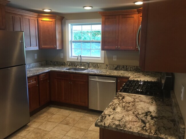 Foto del edificio - 3207 Valley Pl