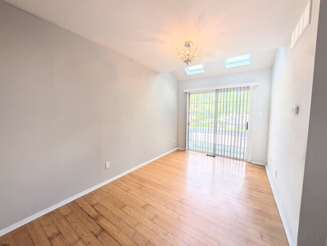 Foto del edificio - 4730 Boxwood Pl