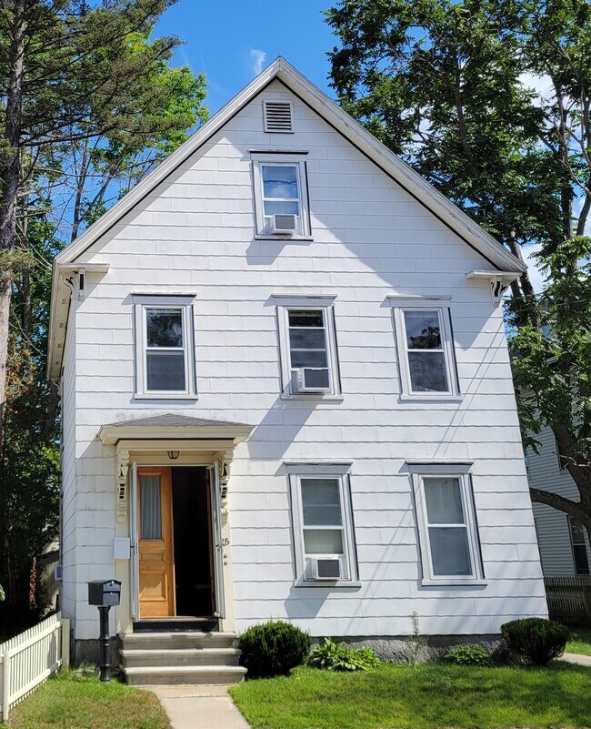 Building Photo - 25 Blucher St
