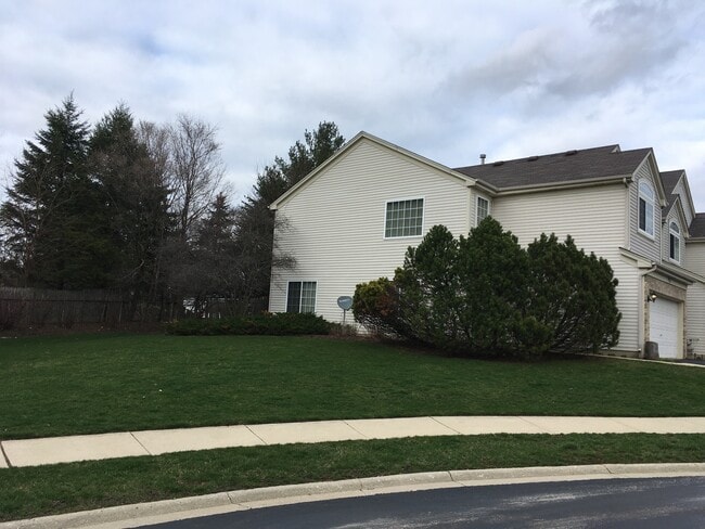 Building Photo - 956 Tanager Ct