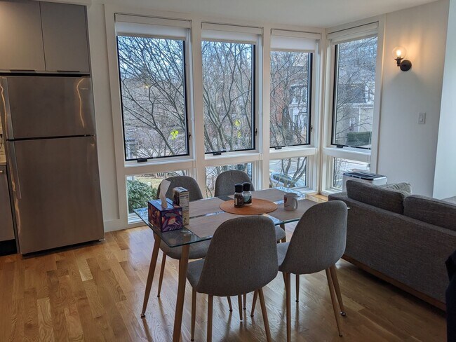 Foto del edificio - WOW!!!!  GREAT BROOKLINE STUDIO WITH NO BROKER FEE AVAILABLE 9/1