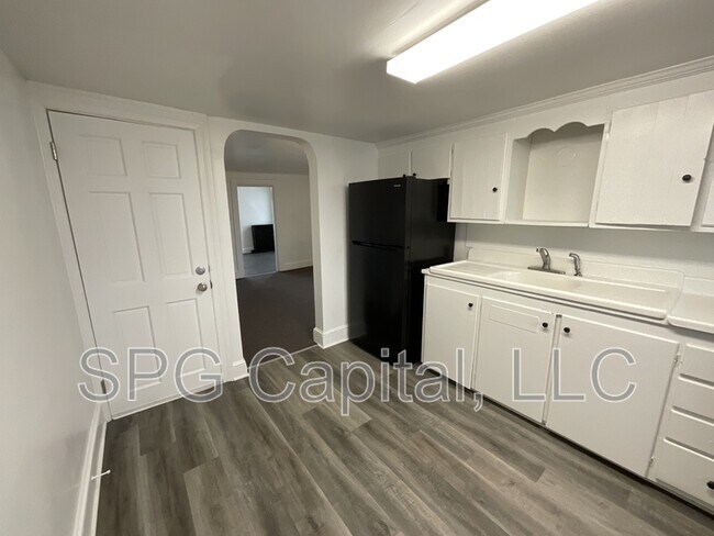 Foto del edificio - 932 W Princess St