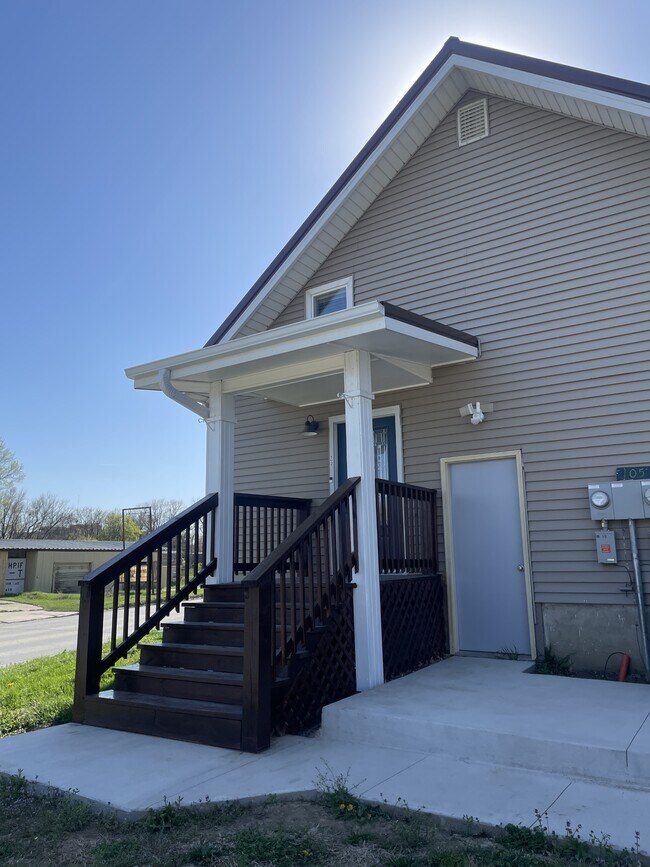 Foto del edificio - 105 W Summit St