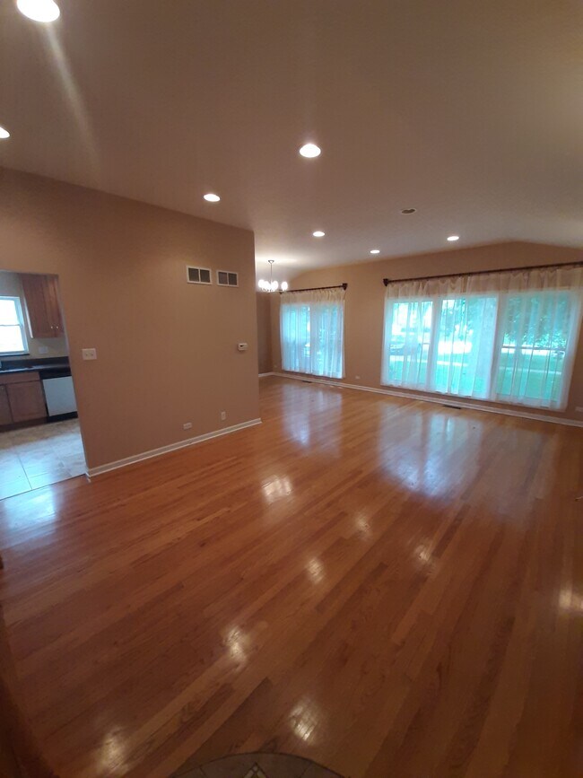 Sala de estar - 240 Glenview Rd