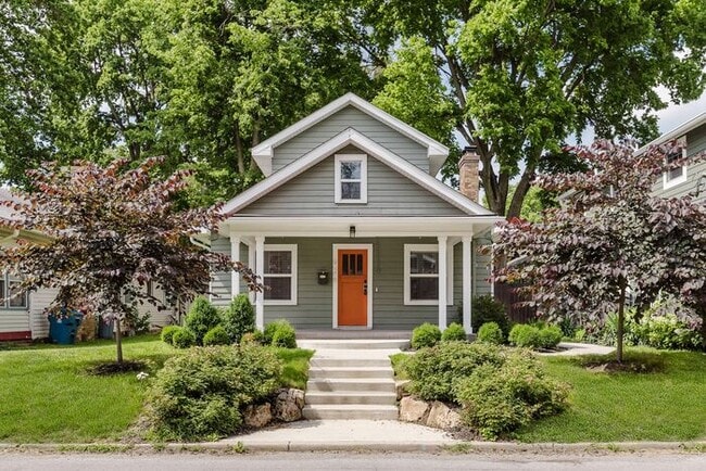 Building Photo - Charming, Fully Updated Broad Ripple Gem!