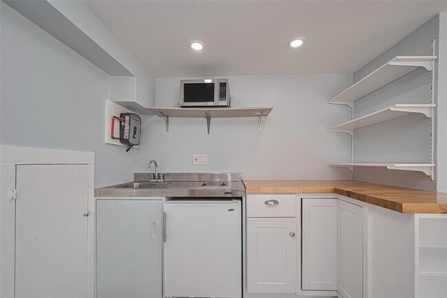 Foto del edificio - 414 E 9th St