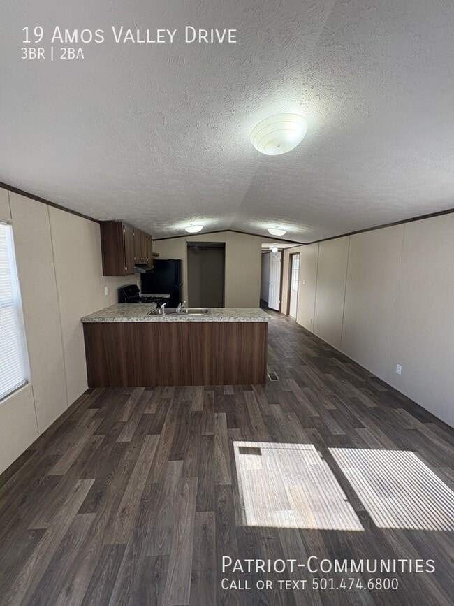 Building Photo - 19 Amos Valley Dr