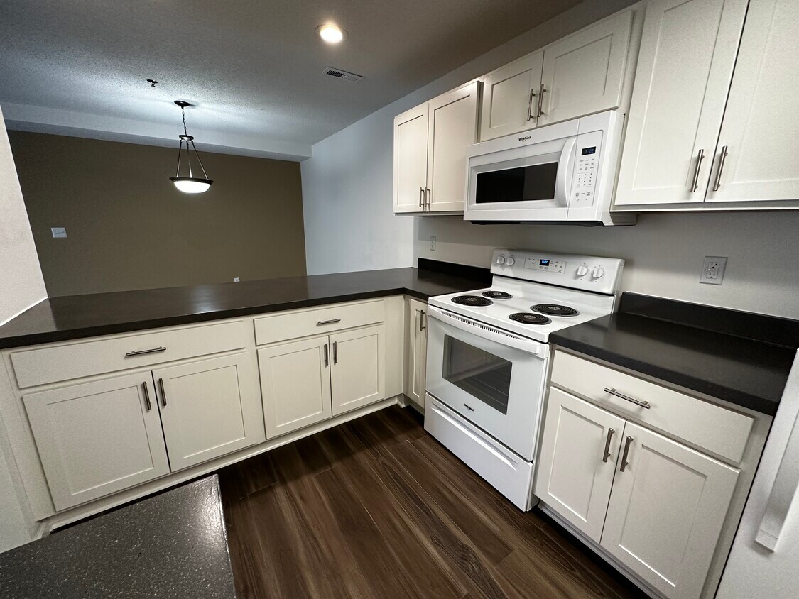 Tanager Creek Rental Townhomes 6502 Kingfisher Ln Eden Prairie, MN