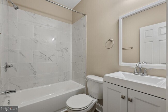 Building Photo - 1828 E 28th St