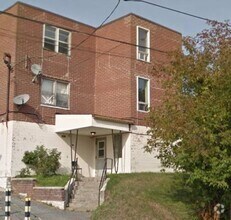 Building Photo - 462 Brock St