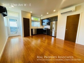 Building Photo - 2605 22nd Ave W