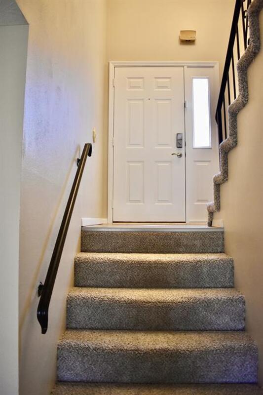 Building Photo - 607 White Oak Dr