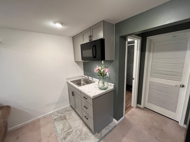 Building Photo - 6572 Kelsey Point Cir