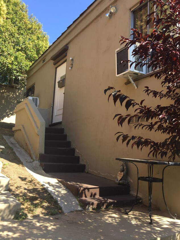 Front door accesses a walkway to street - 1324 Echo Park Ave