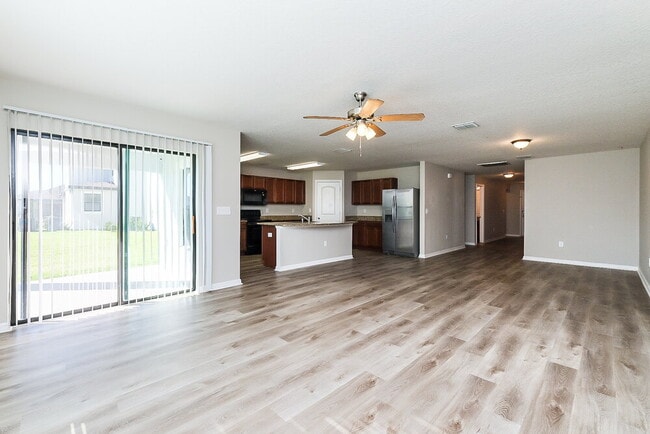 Building Photo - 11849 Valhalla Woods Dr