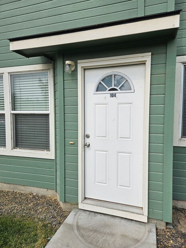 Building Photo - ELD4009