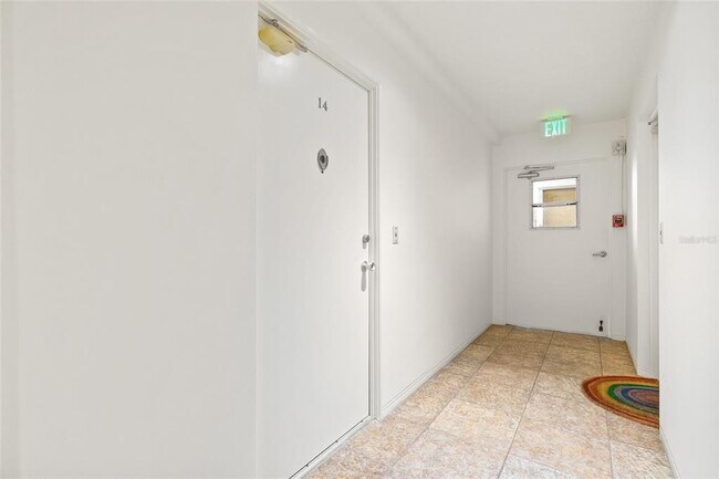 Foto del edificio - 1012 N Shore Dr NE