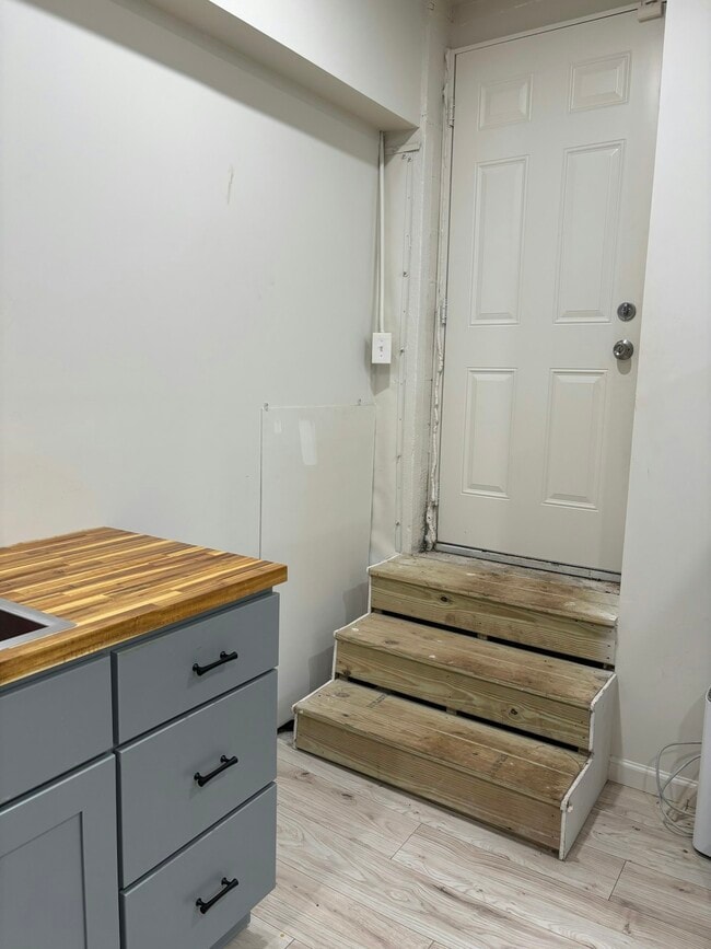Building Photo - 946 Veltre Cir SW