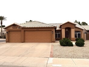 Building Photo - 1732 W Laurel Ct