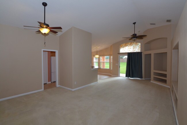 Foto del edificio - Rental Property in Mission Park