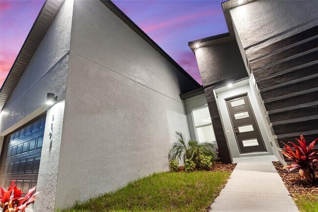 Building Photo - 119 Tulip Ln