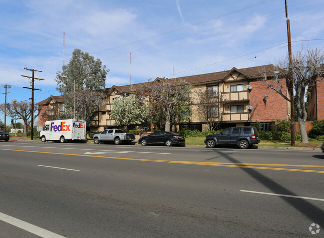 Building Photo - Burbank Apartments