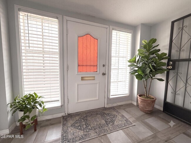 Foto del edificio - 4800 N Stanton St