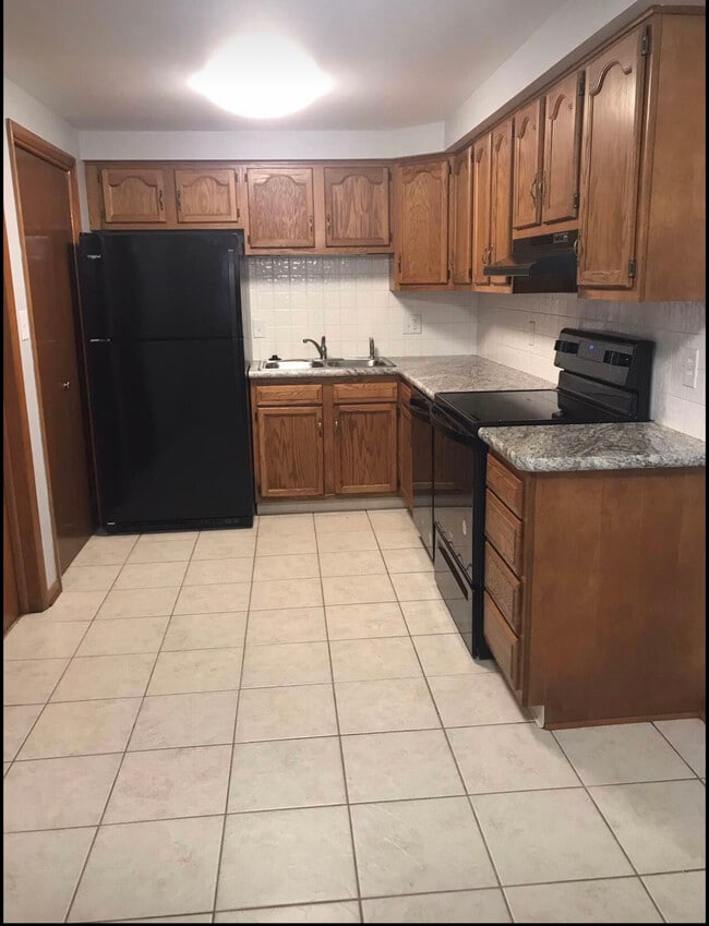 2 bedroom apartment - Willow Ridge Court