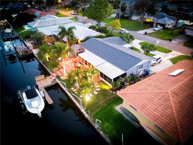 Foto del edificio - 4165 13th Ln NE