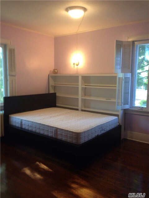 Foto del edificio - 1-05 Malba Dr