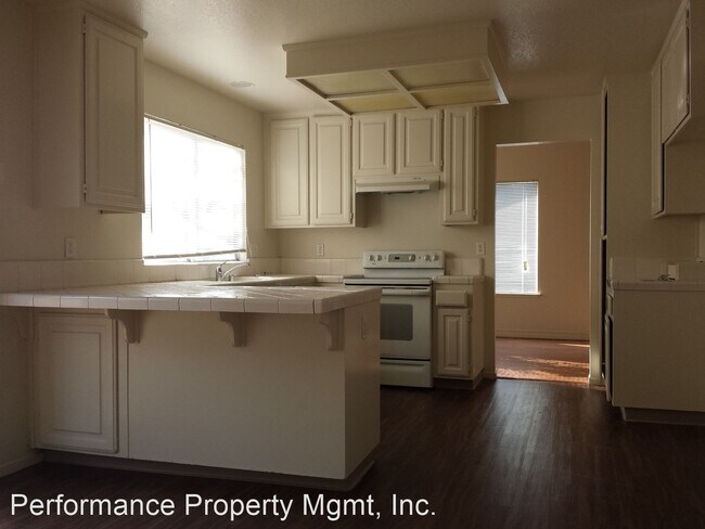 Building Photo - 4 br, 2.5 bath House - 5106 E. Pitt Ave