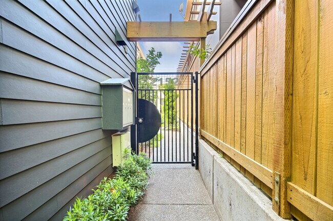 Foto del edificio - 2152 7th Ave W